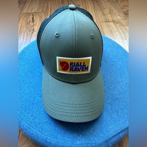 Like new fjallraven cap